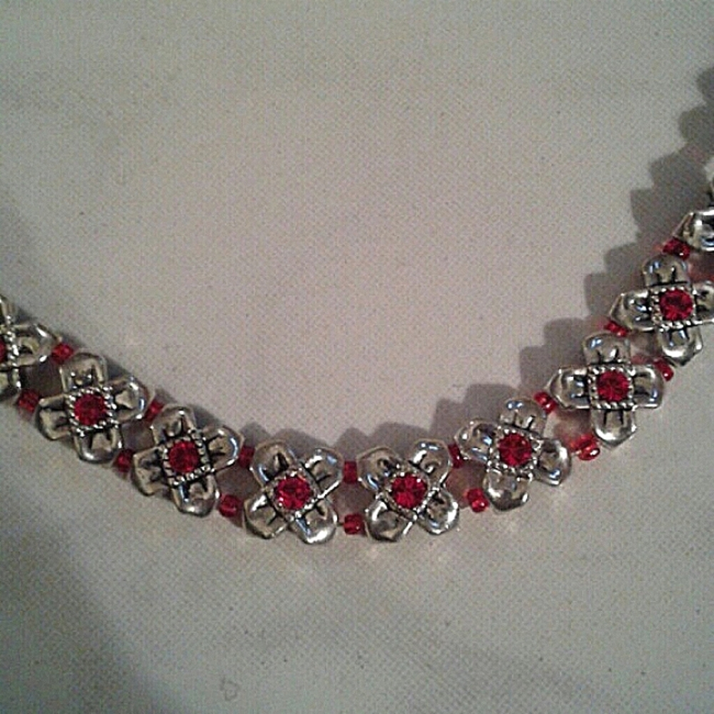 SALE! Nwot red rhinestone silver choker